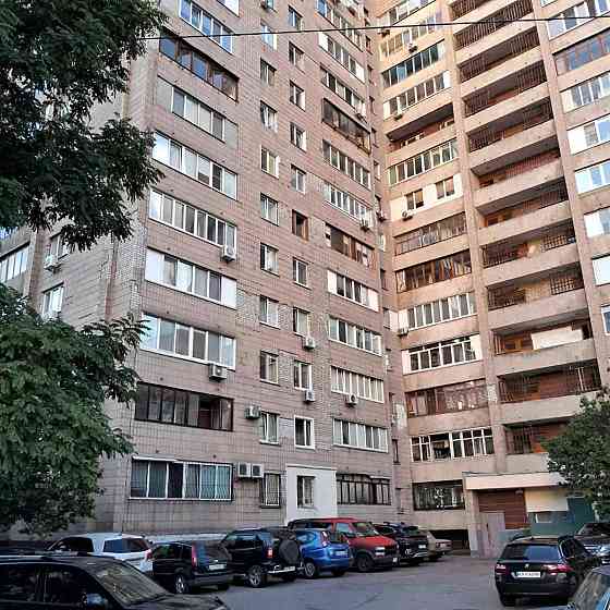 Продам квартиру 2х  комнатную улица Сосницкая 10 Київ