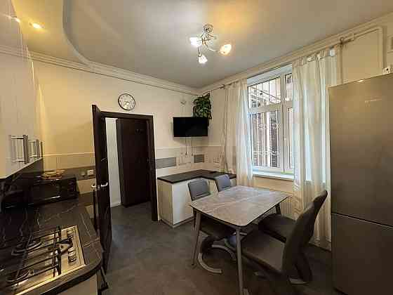 Продаж 2 кімнатної квартири в центрі Львова, по вул. Менцинського. Львов