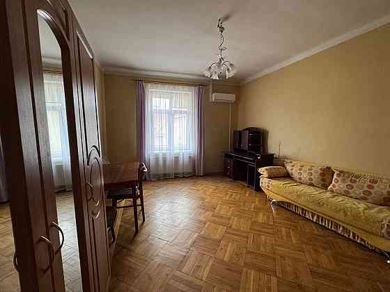 Продаж 2 кімнатної квартири в центрі Львова, по вул. Менцинського. Львов