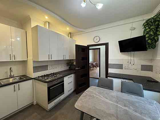 Продаж 2 кімнатної квартири в центрі Львова, по вул. Менцинського. Львов