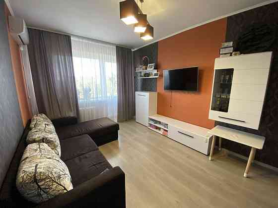 Двокімнатна з ремонтом, меблями та технікою Житомир