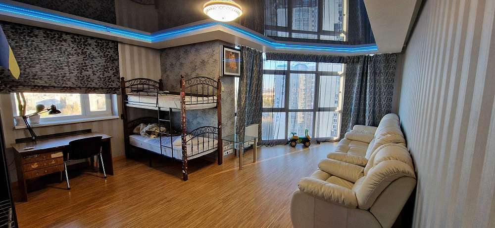 Леся Курбаса, 7 Б. Теплий. 3 парки. Панорама, поверх 19 з 21 Київ - зображення 1