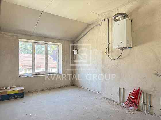 Простора двокімнатна з мінімальним оформленням. Всього 770дол за м2. Ирпень