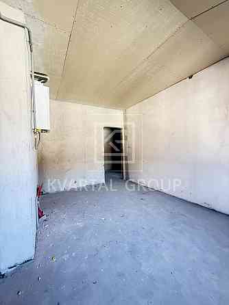 Простора двокімнатна з мінімальним оформленням. Всього 770дол за м2. Ирпень