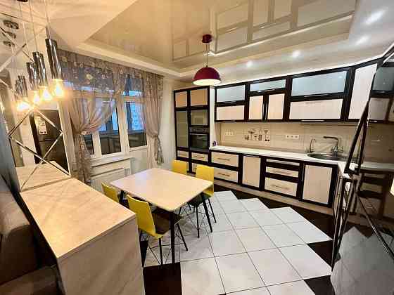 3 кімнатна Чавдар 18 двоповерхова квартира Киев