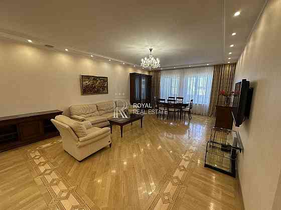 Оренда Квартира 3-к 160 м.кв вул. Андрія  Верхогляда 4 Центр Балкон Киев