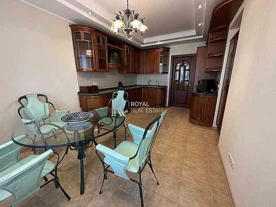 Оренда Квартира 3-к 160 м.кв вул. Андрія  Верхогляда 4 Центр Балкон Киев