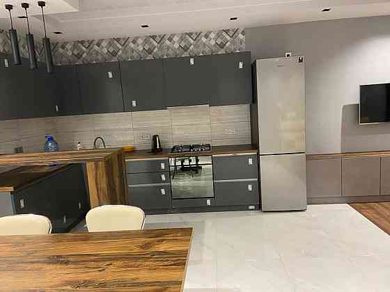 Сдам до лета шикарную 2 комнатную в Монолите Черноморск