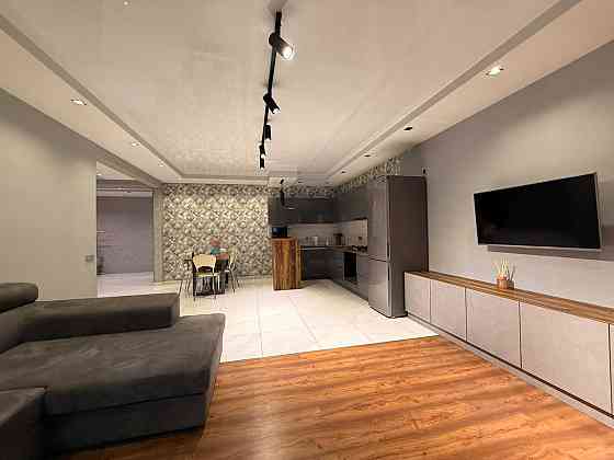 Сдам до лета шикарную 2 комнатную в Монолите Черноморск