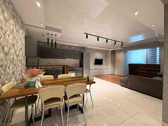 Сдам до лета шикарную 2 комнатную в Монолите Черноморск