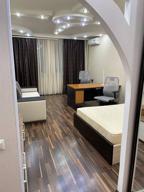 Аренда великоі комфортної 1кімнатної квартири(+ підземний паркінг) Киев - изображение 1