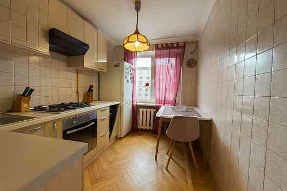 Продам 3-х ком кв. Победа-5. Бульвар Славы , средний этаж Дніпро