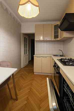 Продам 3-х ком кв. Победа-5. Бульвар Славы , средний этаж Дніпро