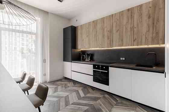 Продам однокімнатну квартиру в клубному будинку по вул.Ярославенка Львов