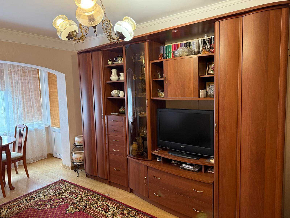 Метро КПІ 4 хв. Здамо 3-х кім. квартиру. Шулявська вул. Тихе місце! Киев - изображение 1