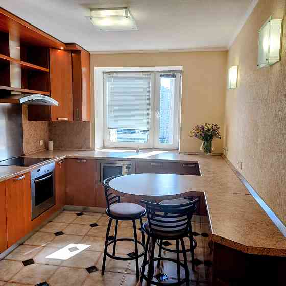 Оренда  БЕЗ%простора 2к квартира метро Лівобережна. Киев