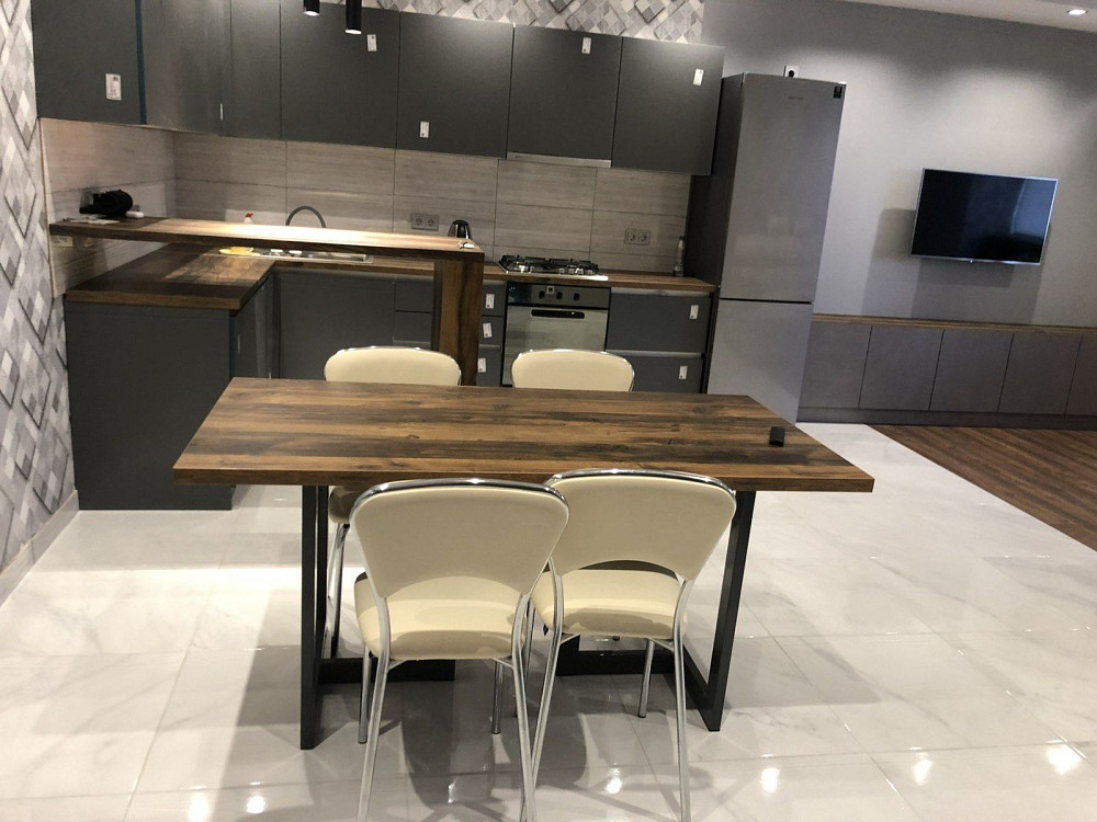 Сдам Большую 2 ком квартиру  в Монолите Черноморск - изображение 1