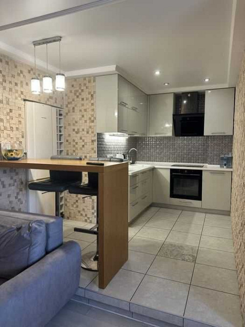 2-комнатная квартира+кухня студия 72 м2ул. Бочарова Одесса - изображение 1