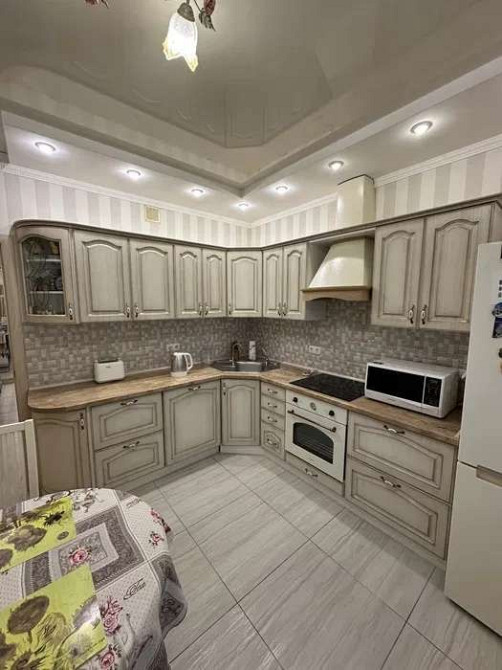 2-комн квартира 65м Звезжный городок на Говорова Одесса - изображение 1