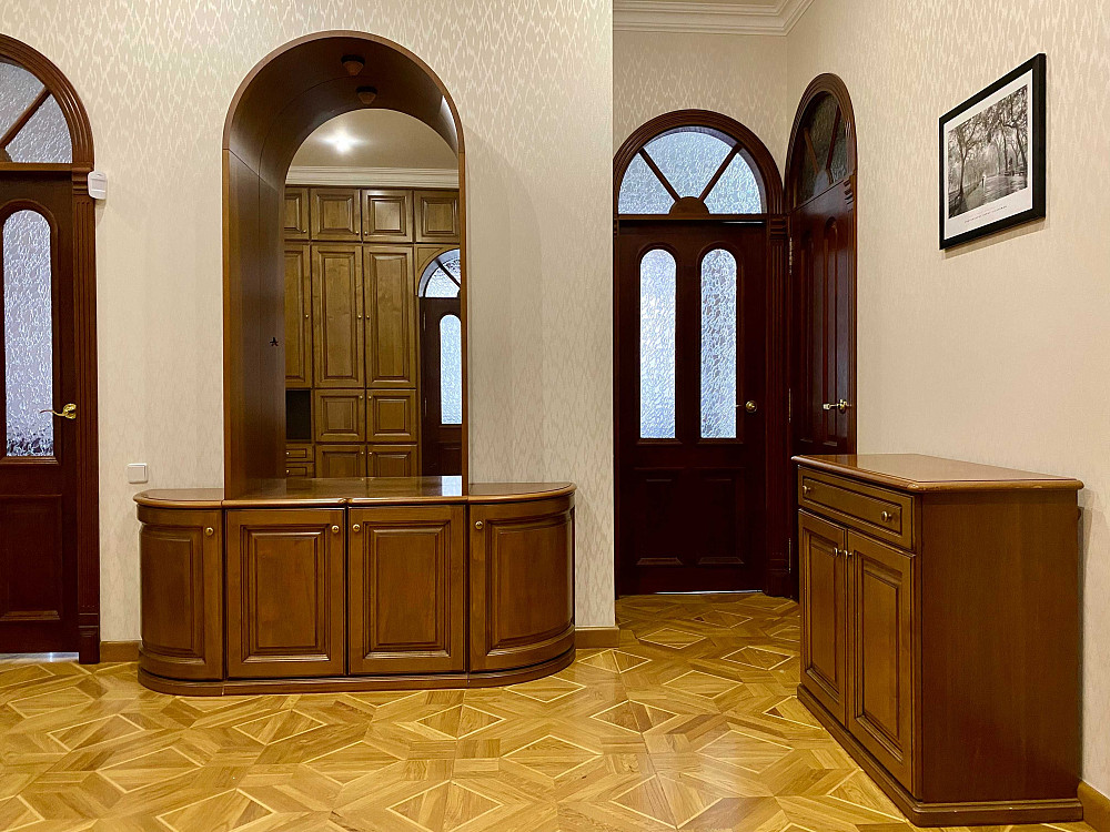 Оренда квартири 130м2 у царському будинку по  вул. Ярославів Вал Киев - изображение 1