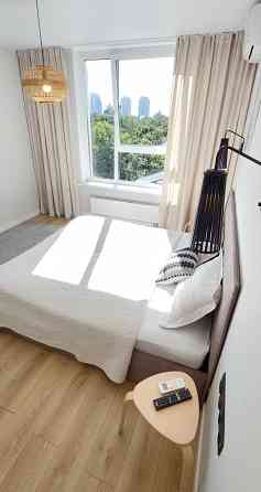 Оренда великої 1 кім ЖК Гармонія 5 хв пішки до метро 23000 без комісії Киев