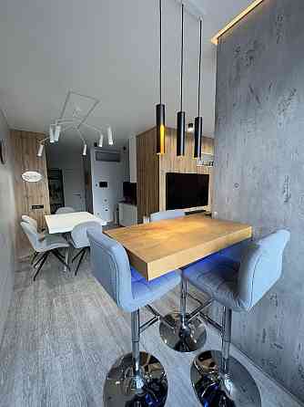 Продаж 2 кімнатної квартири студії з дизаннрським ремонтом в центрі Черкассы