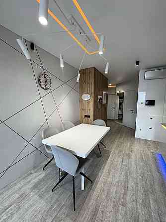 Продаж 2 кімнатної квартири студії з дизаннрським ремонтом в центрі Черкассы