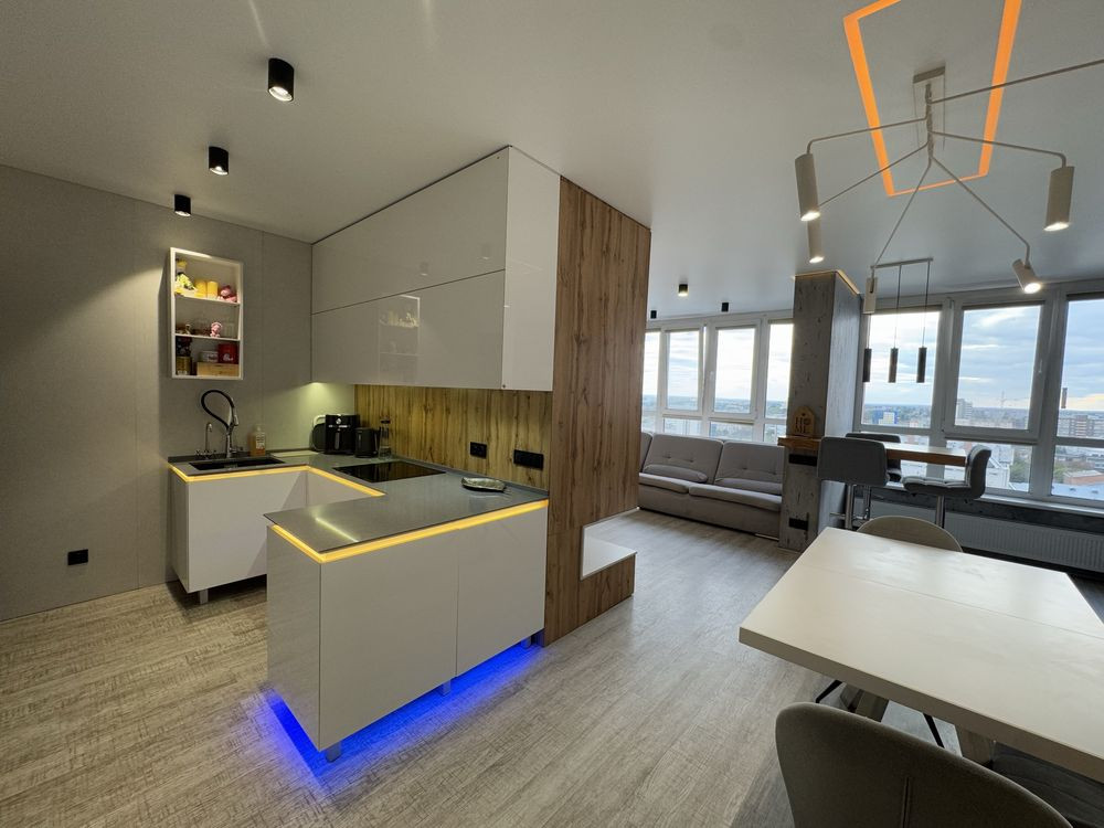 Продаж 2 кімнатної квартири студії з дизаннрським ремонтом в центрі Черкассы - изображение 1