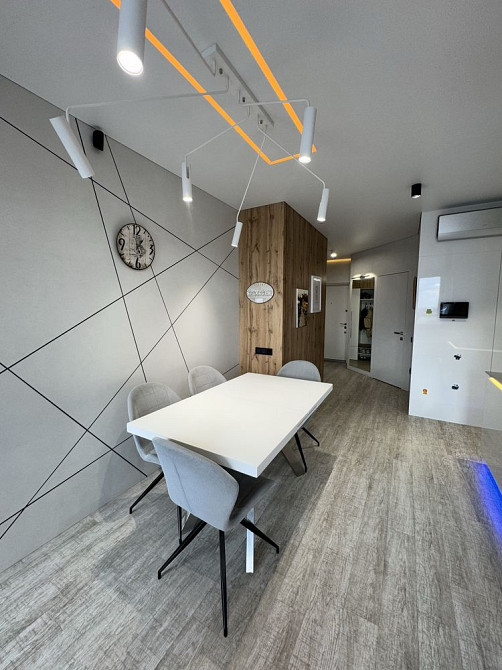 Продаж 2 кімнатної квартири студії з дизаннрським ремонтом в центрі Черкассы - изображение 5