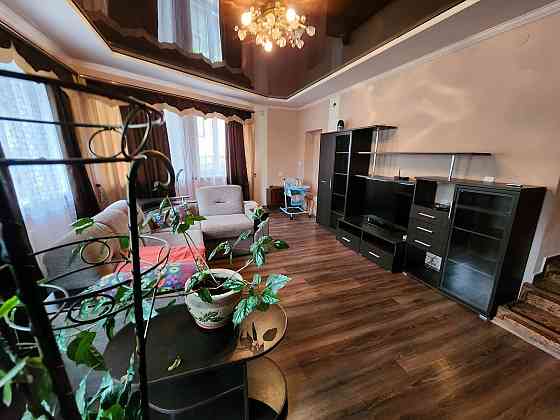 Продам велику 2 кімнатну квартиру в місті Тисмениця 97м2 Тысменица