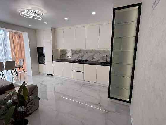 Власник. .	Елітна квартира з повною комплектацією та газовим опаленням Ровно