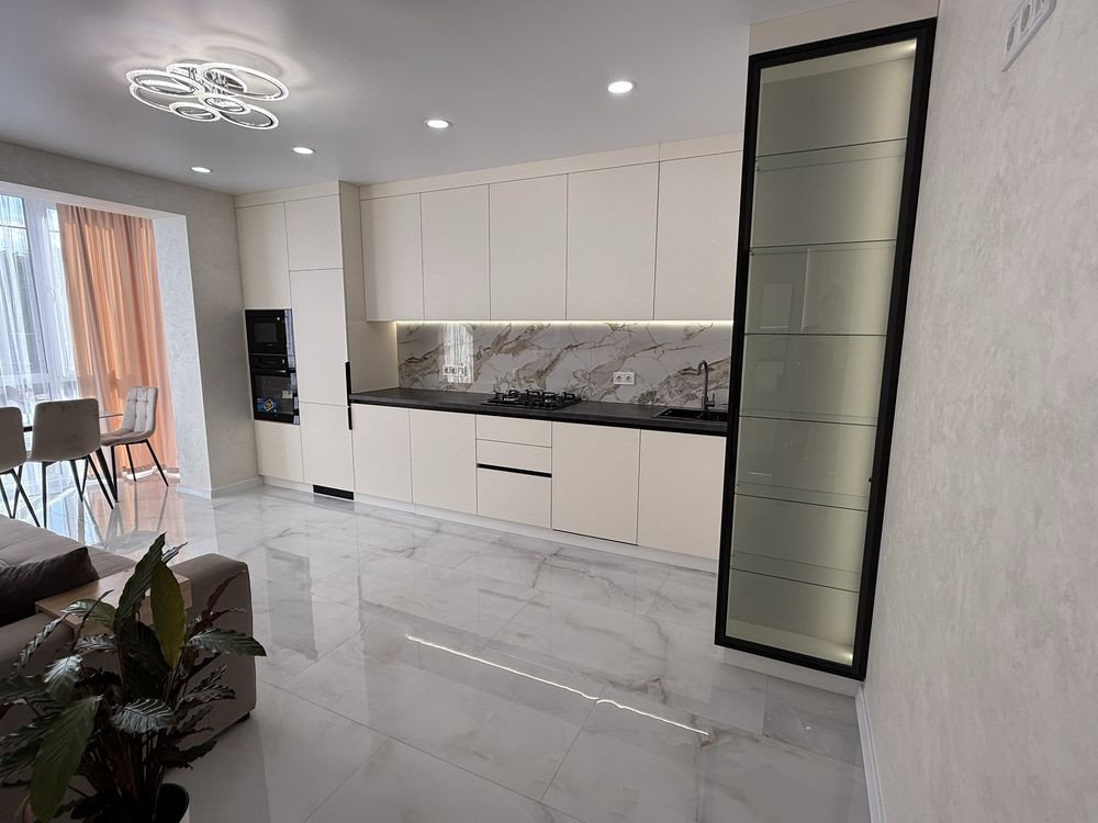 Власник. .	Елітна квартира з повною комплектацією та газовим опаленням Ровно - изображение 1