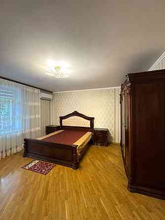 Простора квартира з гаражем в центральній частині м.Луцьк Луцк