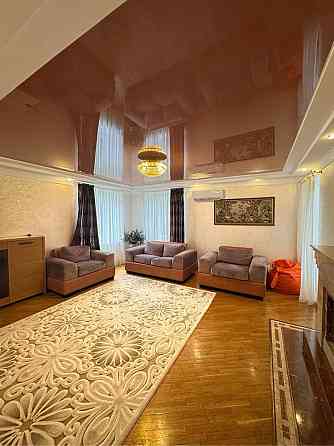 Простора квартира з гаражем в центральній частині м.Луцьк Луцк