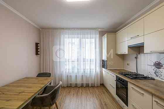 Здається 2-кімнатна квартира загальною площею 70 м2 зі свіжим ремонтом Крихівці