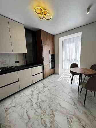 Продам 1 кімнатну Новобудову в спальному районі Черновцы