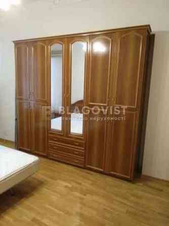 Довгострокова оренда 3-х кім.квартири Чикаленка 43 Центр Киев