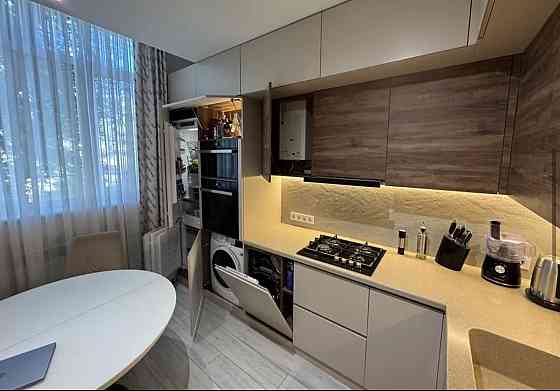 2к з новим ремонтом 58кв вул Гетьмана Полуботка метро Дарниця Київ