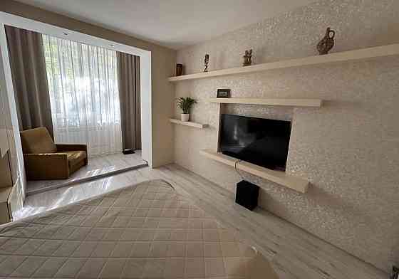 2к з новим ремонтом 58кв вул Гетьмана Полуботка метро Дарниця Київ