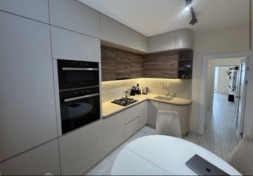 2к з новим ремонтом 58кв вул Гетьмана Полуботка метро Дарниця Киев - изображение 2