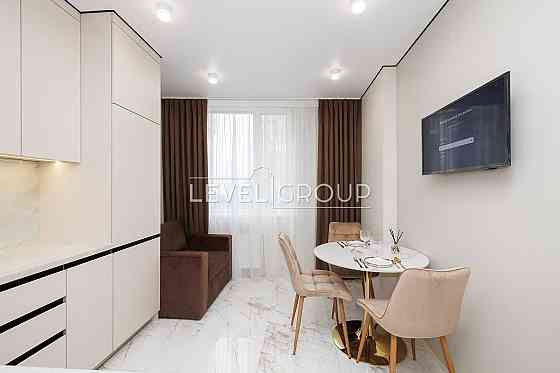 Продаж 1-кімнатної квартири з ремонтом в ЖК Svitlo Park, Столичне шосе Київ