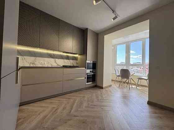 2-к. квартира з дизайнерським  ремонтом,  та і/о за вул. Чумацька Тернополь