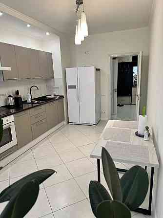 Перша оренда 3-х кім квартири 92м дві спальні метро Позняки/Осокорки Киев