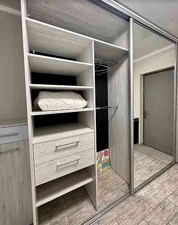 Здаэться 1-но кімнатна квартира в новобудові, відмінний стан. Все є. Вінниця