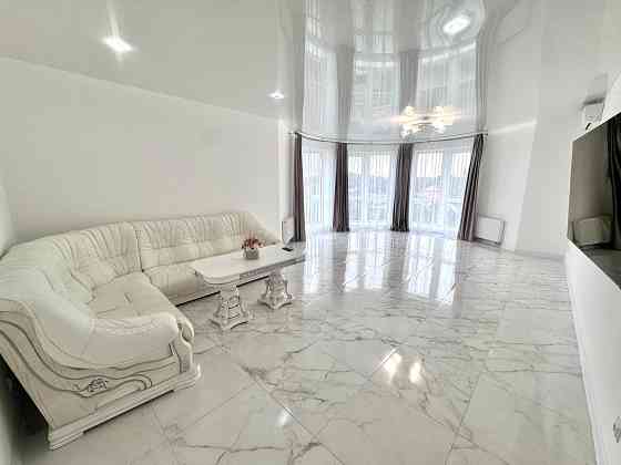 ЛЮКС! Перша здача! Світло 24/7. 2-х кімнатна. 5-поверх. ЖК. Паркінг Киев