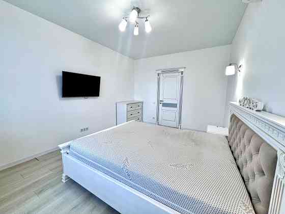 ЛЮКС! Перша здача! Світло 24/7. 2-х кімнатна. 5-поверх. ЖК. Паркінг Киев