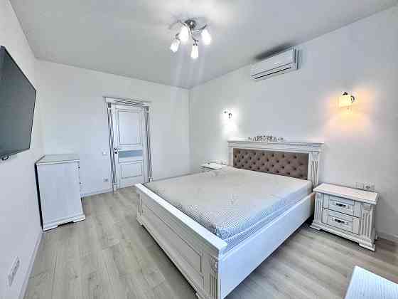 ЛЮКС! Перша здача! Світло 24/7. 2-х кімнатна. 5-поверх. ЖК. Паркінг Киев