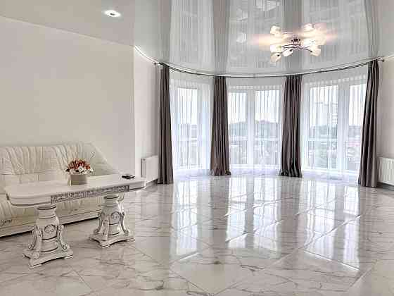 ЛЮКС! Перша здача! Світло 24/7. 2-х кімнатна. 5-поверх. ЖК. Паркінг Киев