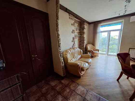 Здається простора 2-кімнатна квартира з кухнею-студією на Половецькій Киев