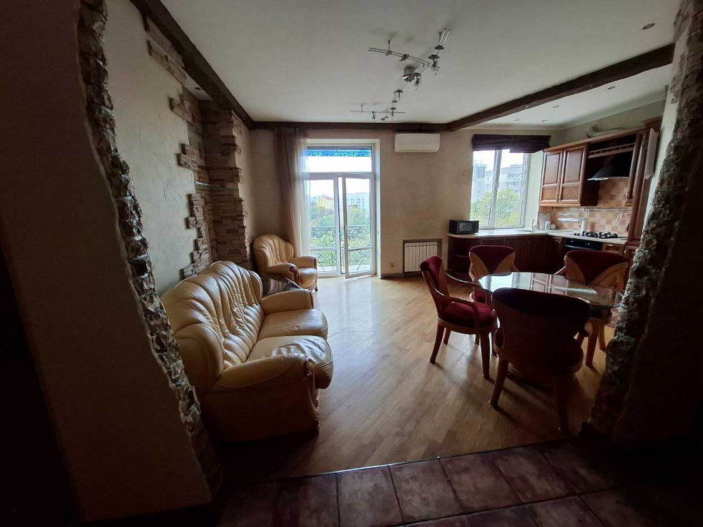 Здається простора 2-кімнатна квартира з кухнею-студією на Половецькій Киев - изображение 2